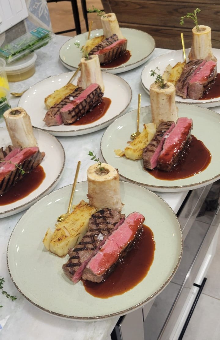 Typical Steakhouse Dinner (4ppl min)
